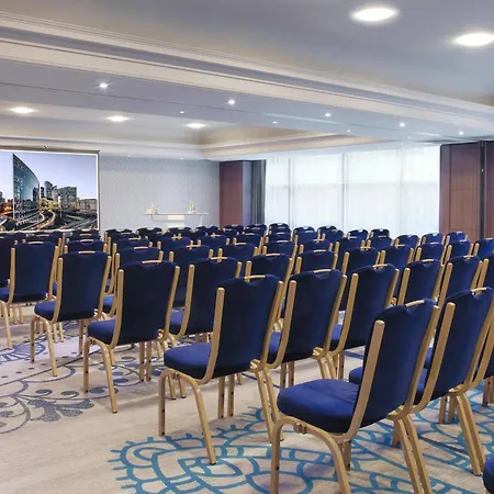 Renaissance Paris La Defense Hotel 4*