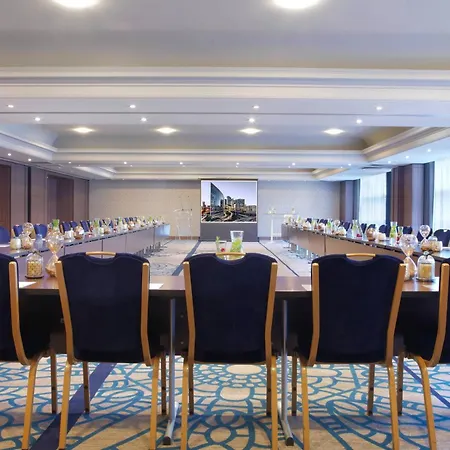 Hotel Renaissance Paris La Defense Puteaux