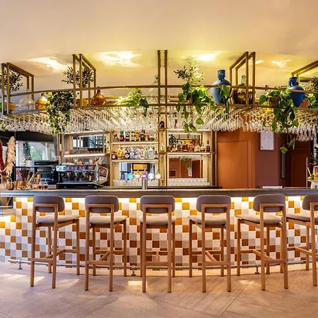Renaissance Paris La Defense 4*