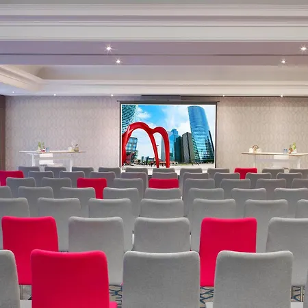 Renaissance Paris La Defense Hotel