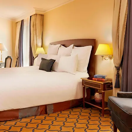 Renaissance Paris La Defense Puteaux