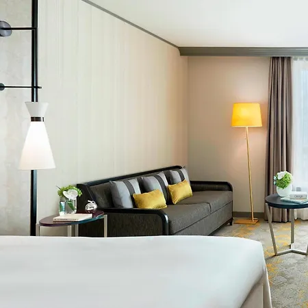 Hotel Renaissance Paris La Defense Puteaux