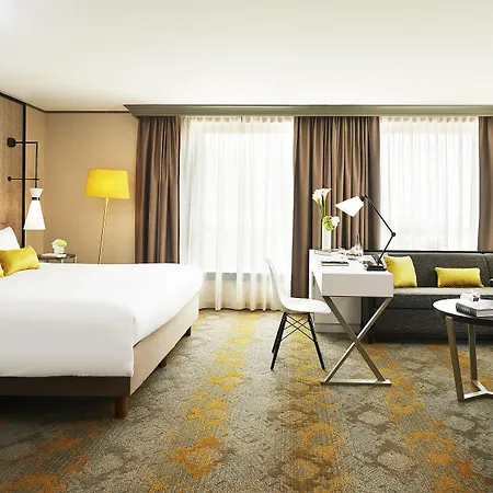 Hotel Renaissance Paris La Defense
