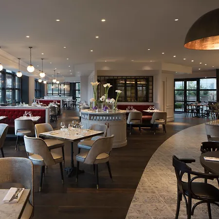 ルネッサンス パリ ラ デファンス ピュトー