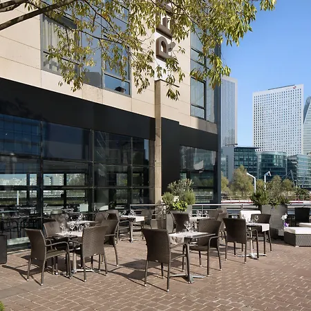Renaissance Paris La Defense Hotel 4*
