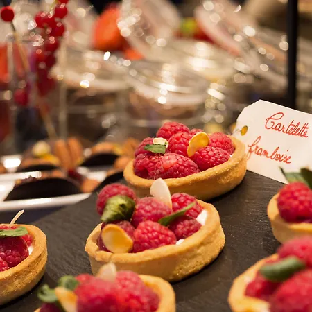 Hotel Renaissance Paris La Defense