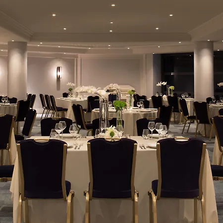 Renaissance Paris La Defense Hotel 4*