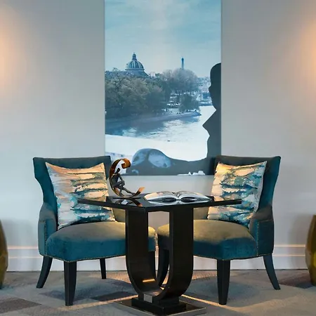 Renaissance Paris La Defense Hotel 4*