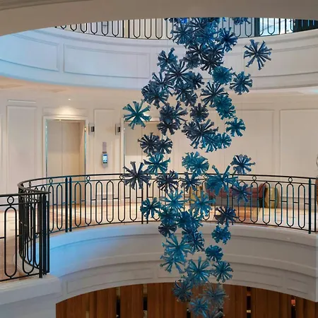Hotel Renaissance Paris La Defense 4*