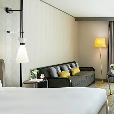 Renaissance Paris La Defense Puteaux