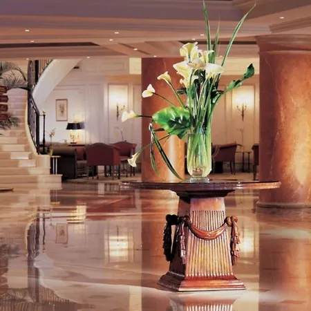 Renaissance Paris La Defense 4*