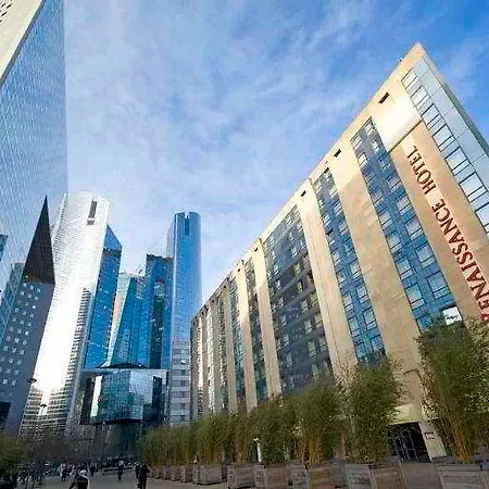 Renaissance Paris La Defense מלון 4*
