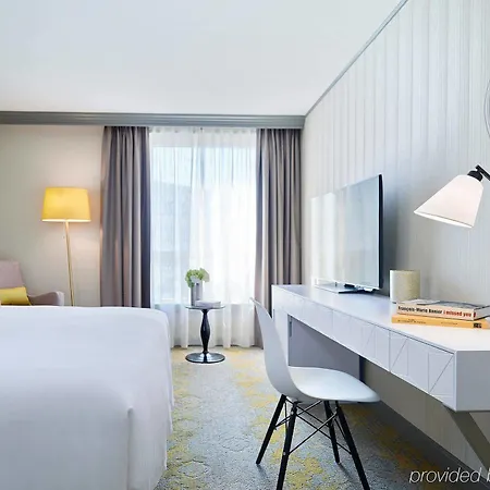 Renaissance Paris La Defense Hotel
