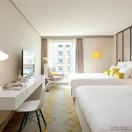 Renaissance Paris La Defense Puteaux