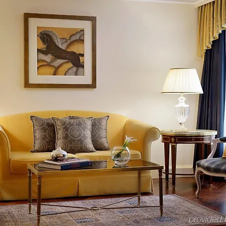 Renaissance Paris La Defense 4*