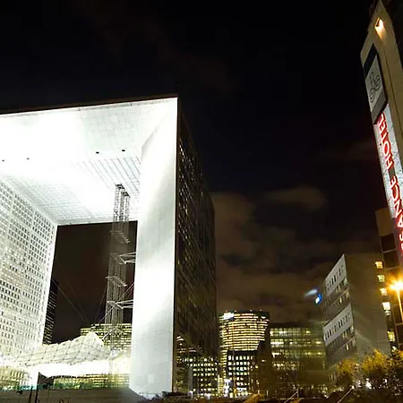 Renaissance Paris La Defense