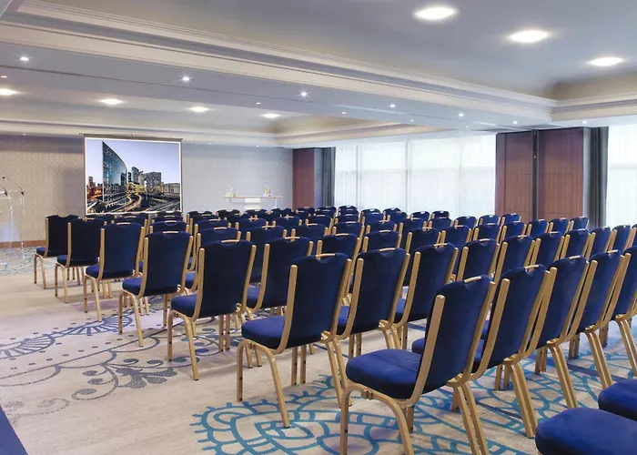 ルネッサンス パリ ラ デファンス ホテル 4*