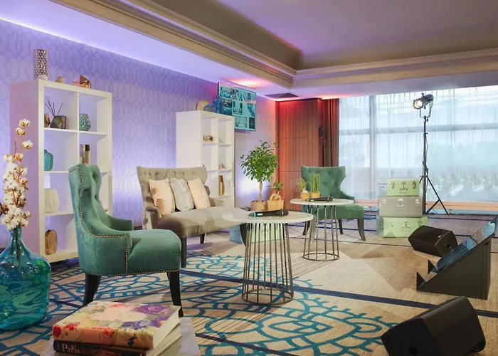 ルネッサンス パリ ラ デファンス ピュトー