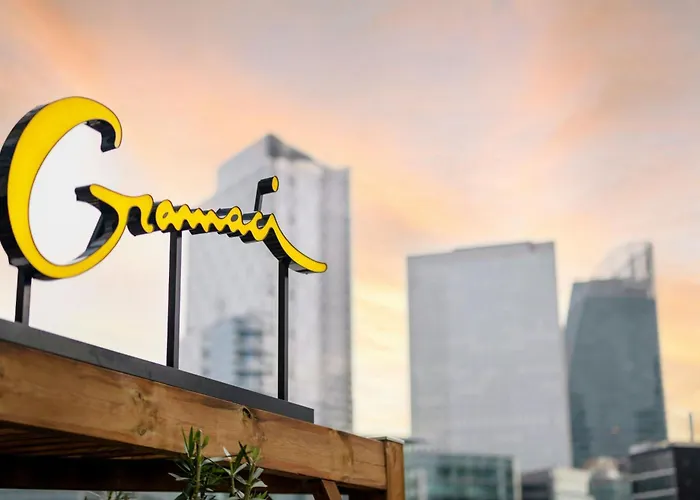 ホテル ルネッサンス パリ ラ デファンス ピュトー