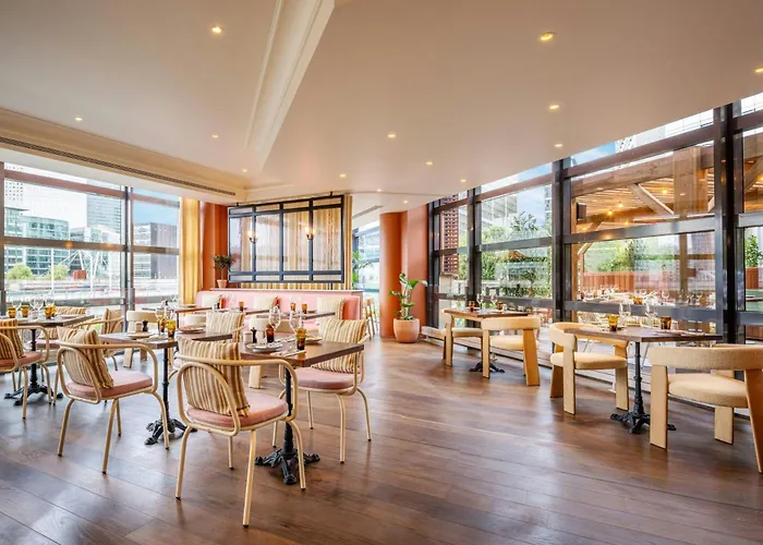 ルネッサンス パリ ラ デファンス ホテル ピュトー