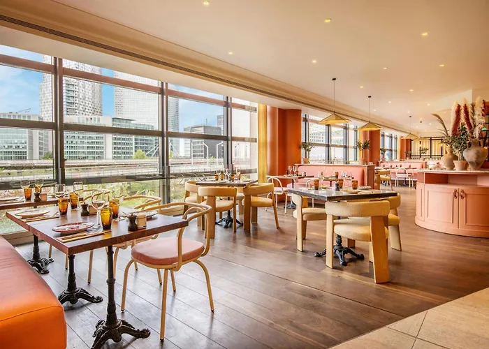 ホテル ルネッサンス パリ ラ デファンス ピュトー