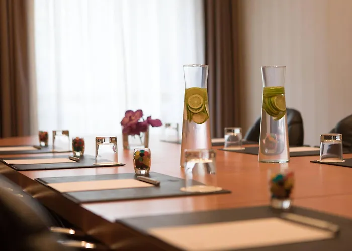 ルネッサンス パリ ラ デファンス ホテル ピュトー