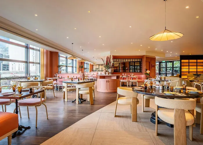 ルネッサンス パリ ラ デファンス ピュトー