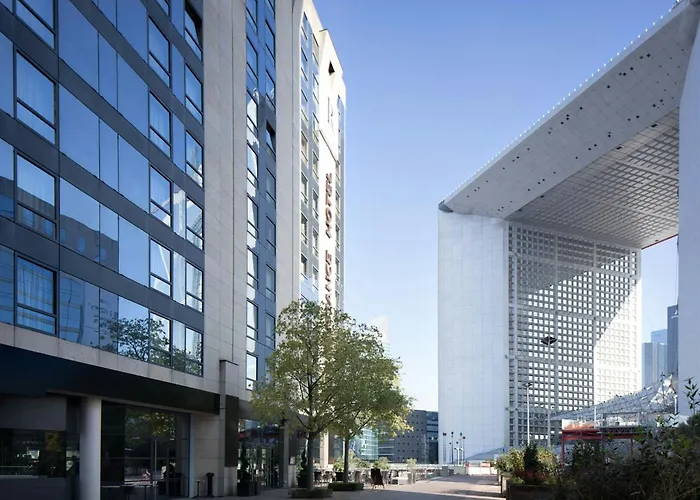 ルネッサンス パリ ラ デファンス ホテル ピュトー