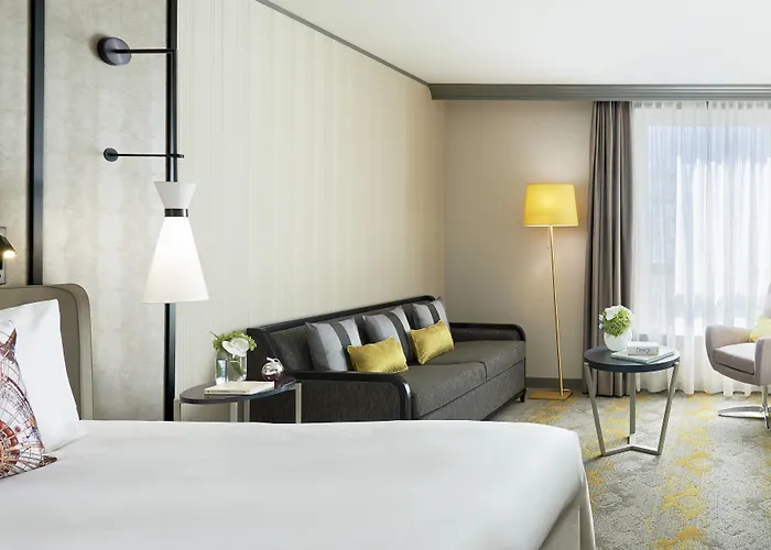 ルネッサンス パリ ラ デファンス 4* ピュトー