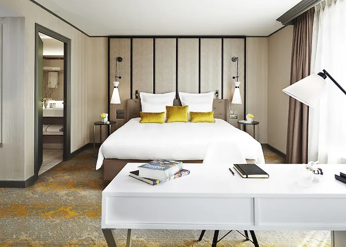 ホテル ルネッサンス パリ ラ デファンス ピュトー