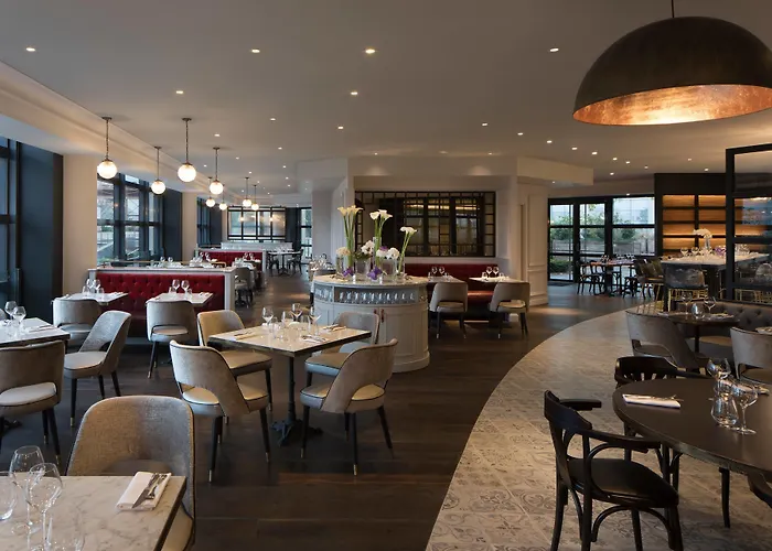 ルネッサンス パリ ラ デファンス ピュトー