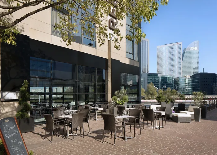 ルネッサンス パリ ラ デファンス ホテル 4*