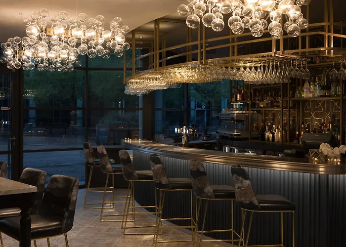 ルネッサンス パリ ラ デファンス 4*