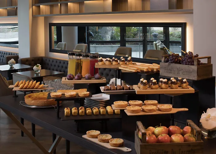 ルネッサンス パリ ラ デファンス ホテル 4*