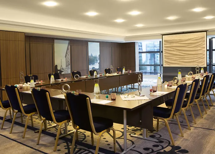 ホテル ルネッサンス パリ ラ デファンス ピュトー