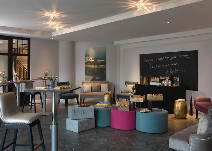 ホテル ルネッサンス パリ ラ デファンス 4*