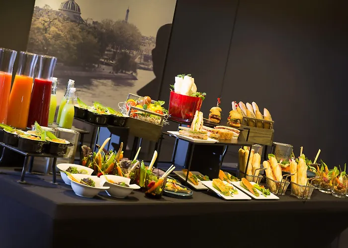 ルネッサンス パリ ラ デファンス ホテル 4*