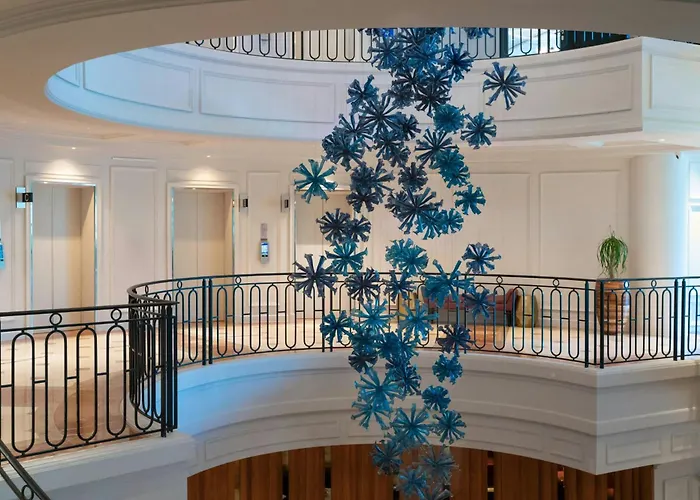 ホテル ルネッサンス パリ ラ デファンス 4*