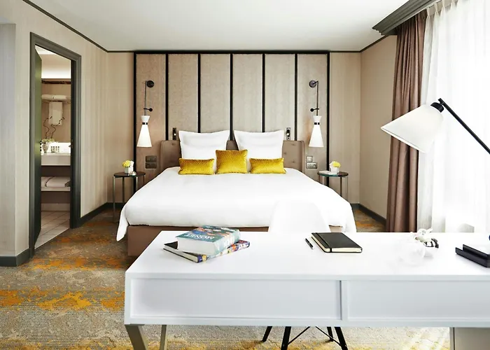 ルネッサンス パリ ラ デファンス ピュトー