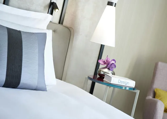 ルネッサンス パリ ラ デファンス 4* ピュトー