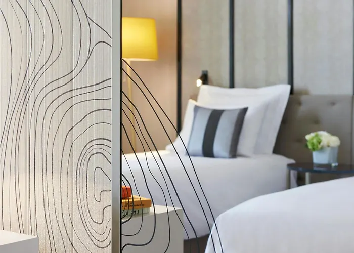 ホテル ルネッサンス パリ ラ デファンス ピュトー