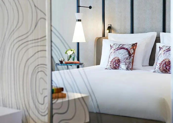 ホテル ルネッサンス パリ ラ デファンス ピュトー