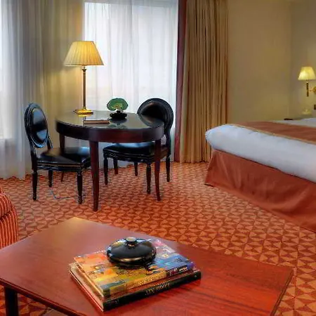 Renaissance Paris La Defense